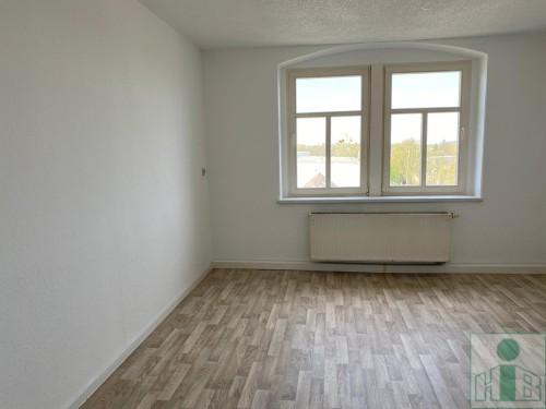 Thumbnail-Frisch renovierte 3-Raum-Wohnung im Dachgeschoss in Löbau zu vermieten.