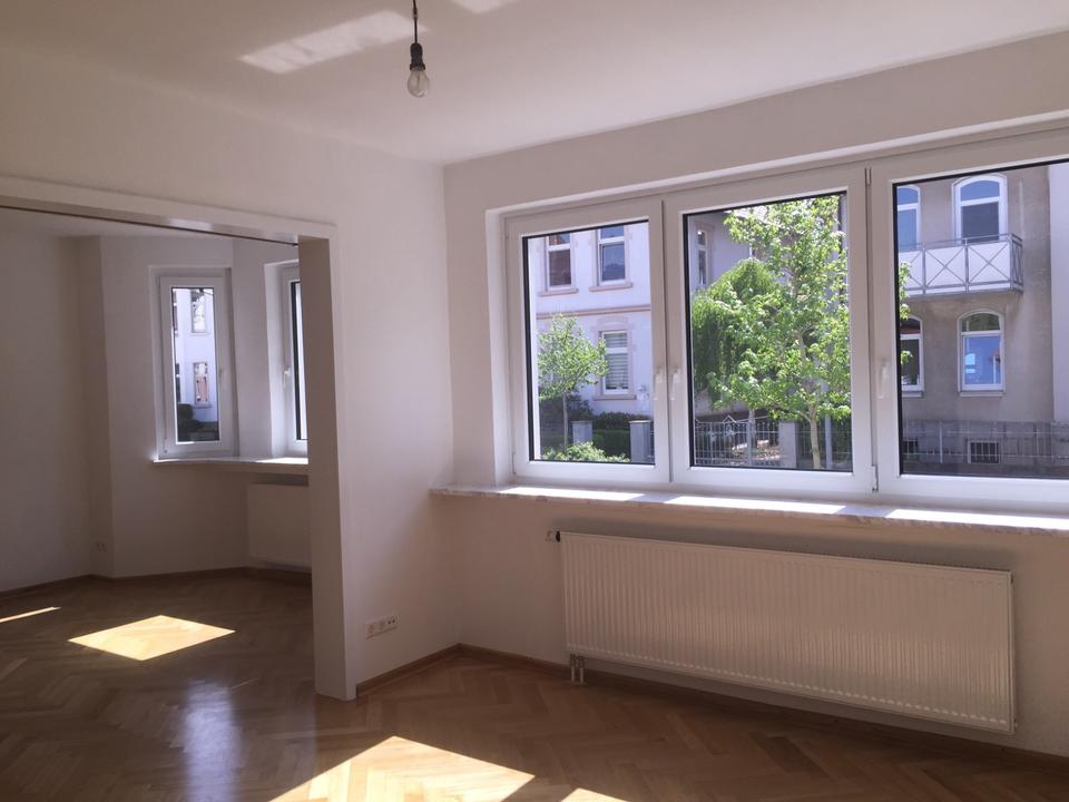 Thumbnail-HERRSCHAFTLICHE ALTBAUWOHNUNG MIT GROSSEM BALKON