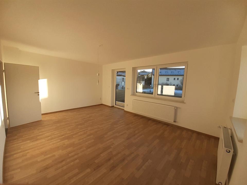 Thumbnail-Helle 4-Zimmer-Erdgeschoss-Wohnung mit Garten und Balkon, zentral