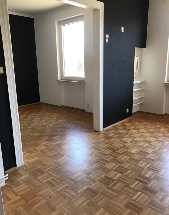 Thumbnail-SONNIGE ALTBAUWOHUNG MIT BALKON UND GARTENNUTZUNG