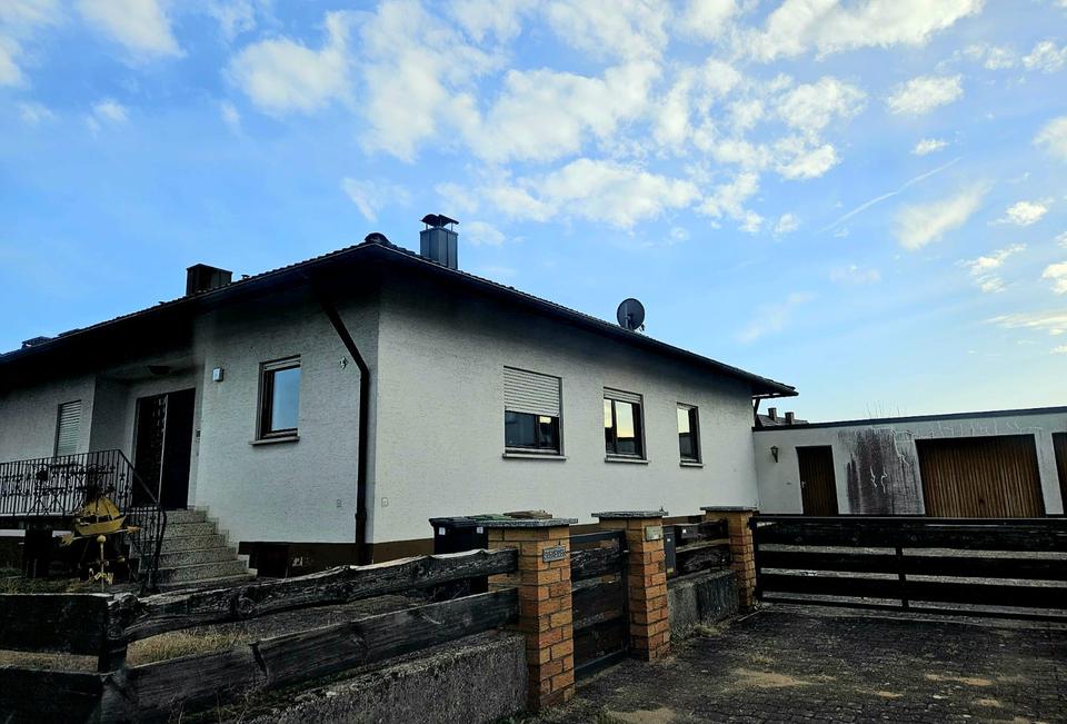 Thumbnail-Einfamilien-Bungalow mit großem Grundstück in Reundorf b. Bamberg