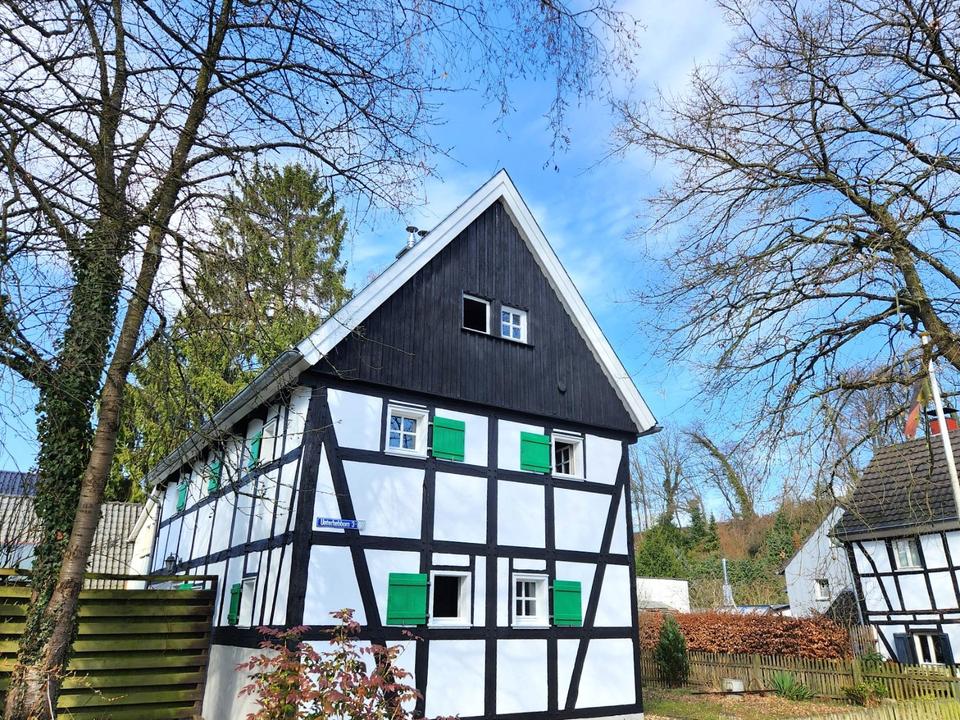 Thumbnail-TRAUMHAFTES, FREISTEHENDES FACHWERKHAUS MIT IDYLLISCHEM GARTEN, SAUNA, EINBAUKÜCHE, GARAGE!