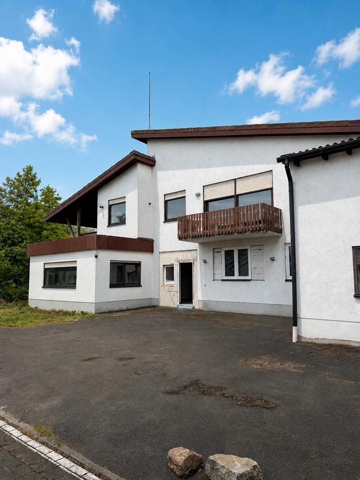 Thumbnail-Großzügiges Zweifamilienhaus mit Potenzial - Provisionsfrei