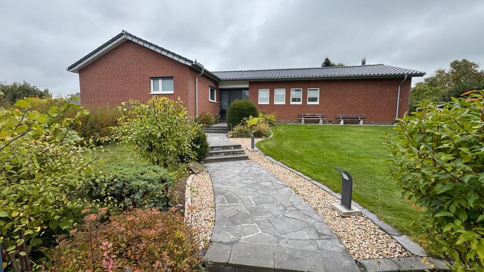 Thumbnail-Haus Bungalow Massivbauweise saniert