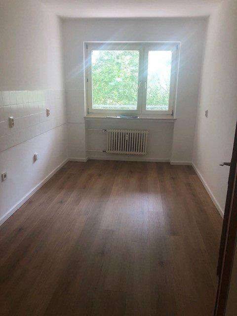 Thumbnail-118 qm große 3 ZKB Wohnung in Kassel am Klinikum - Nähe Uni ( KS-MBS50a-3-3 )