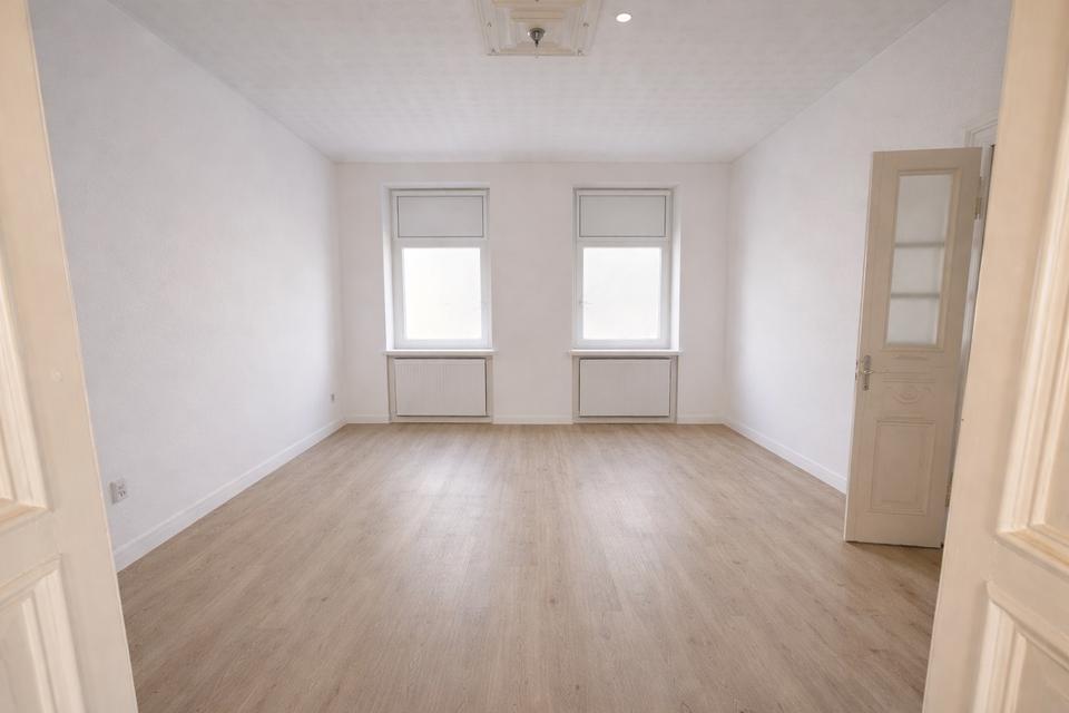 Thumbnail-Helle, großzügige 4 ZKB Wohnung - Erstbezug nach Renovierung