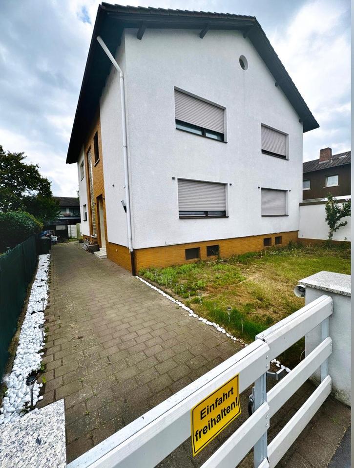 Thumbnail-Gepflegtes 3-Familienhaus mit 2 Garagen, Vermieteten Wohneinheten