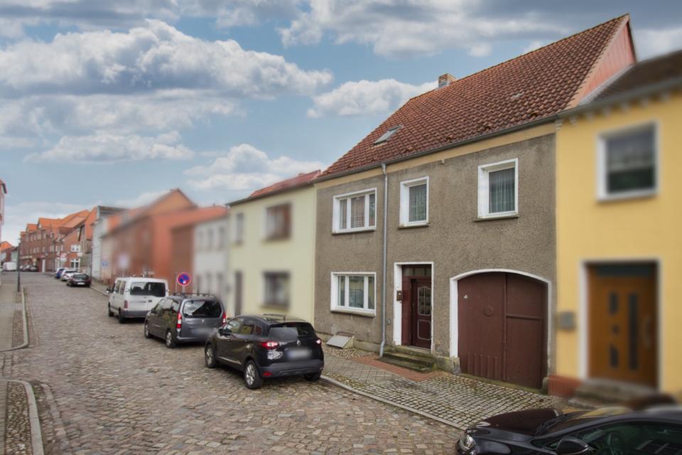 Thumbnail-Neukalen: Sanierungsbedürftiges Reihenmittelhaus mit Garten