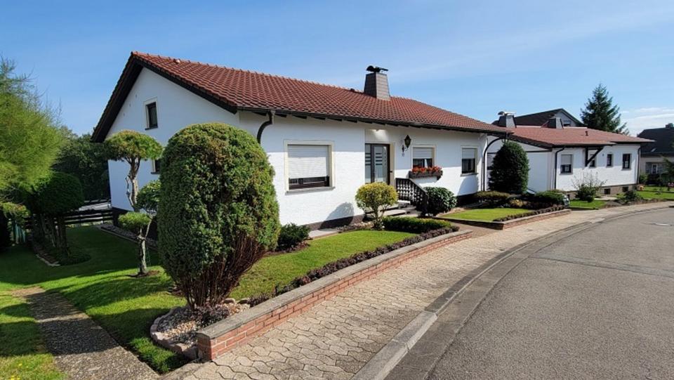 Thumbnail-Freistehender Familienbungalow, sofort bezugsfertig