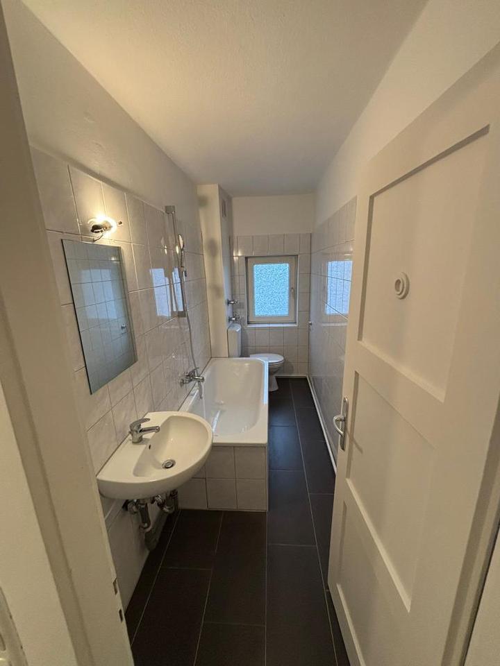 Thumbnail-**FRISCH RENOVIERT**Helle 2-Zimmerwohnung mit Tageslichtbad**