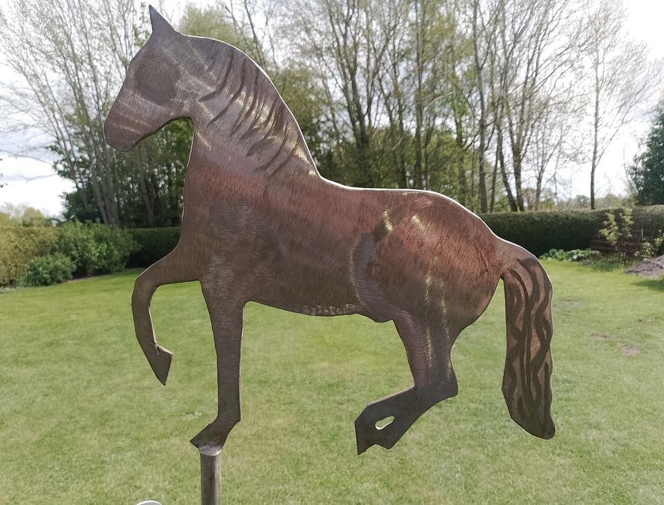 Thumbnail-Resthof m. 2 Nebengebäuden, landwirtschaftliche Nutzflächen