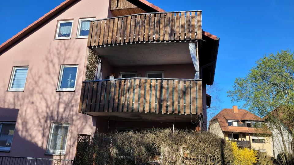 Thumbnail-Schöne Dachgeschosswohnung mit Balkon