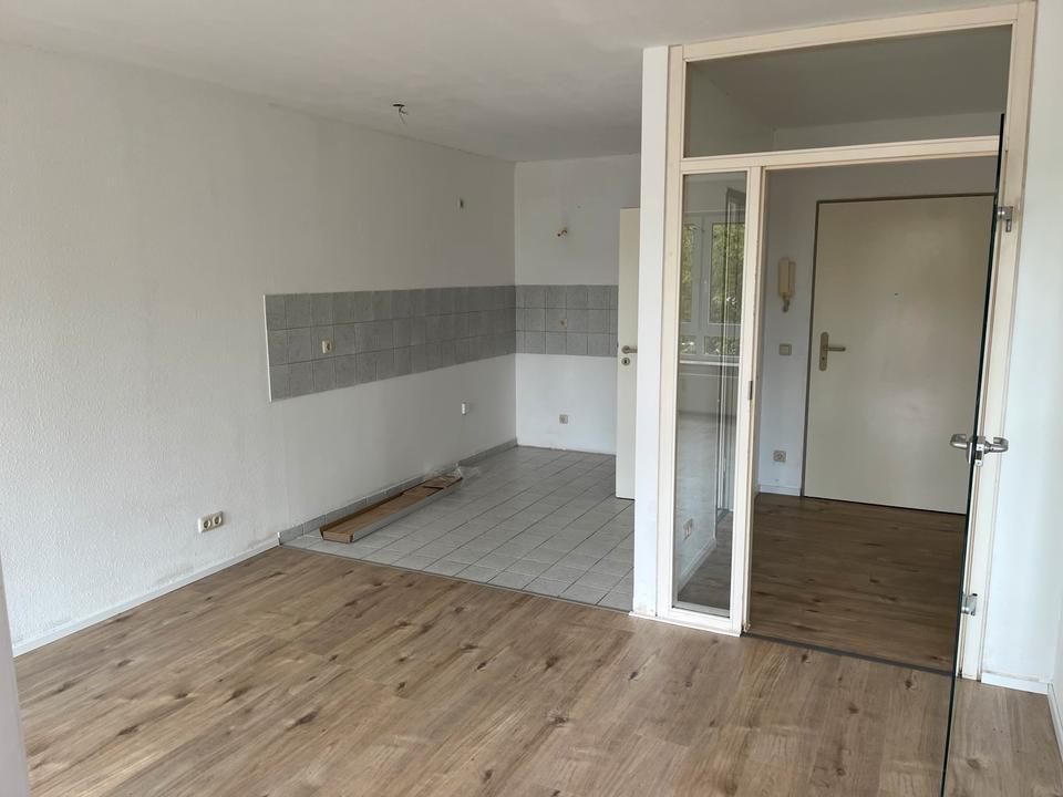 Thumbnail-Gemütliche 1,5 Zimmerwohnung in Radefeld mit Balkon 490€ warm