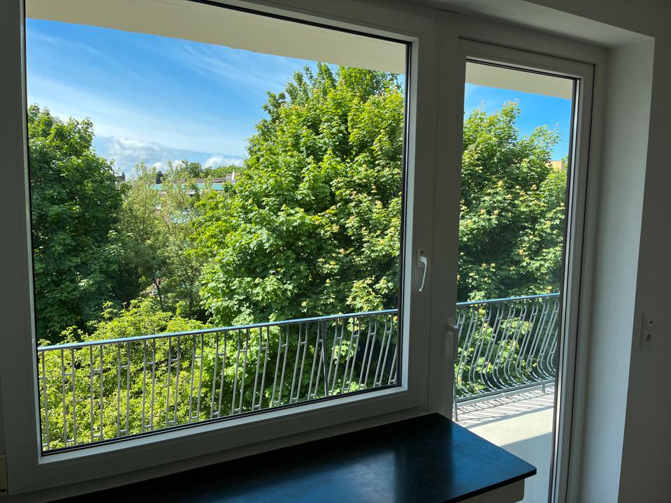 Thumbnail-Attraktive 2-Zimmer-Wohnung mit Balkon, Wintergarten & EBK