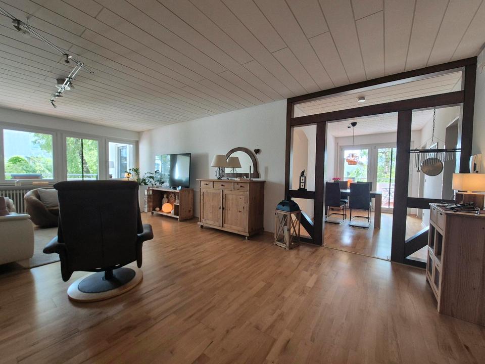 Thumbnail-Großzügige 3,5 Zi. Wohnung, 2 Balkone, Stellplatz Untereisesheim