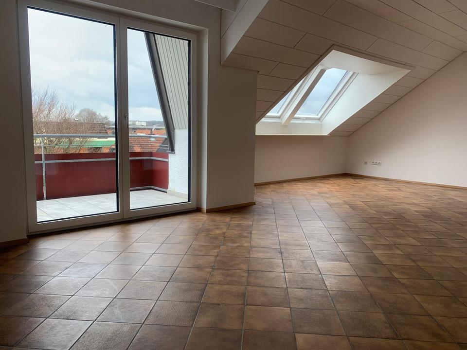 Thumbnail-Attraktive 3,5-Zimmer Dachgeschosswohnung mit Balkon in FN