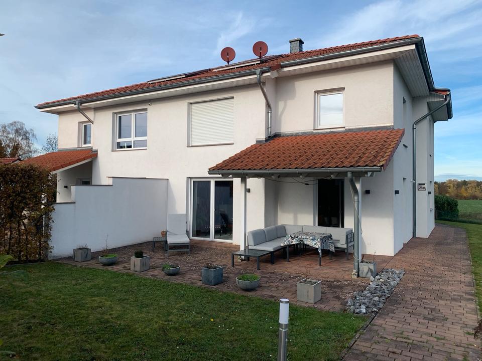 Thumbnail-Doppelhaushälfte mit hochwertiger Ausstattung, Blick auf den Harl