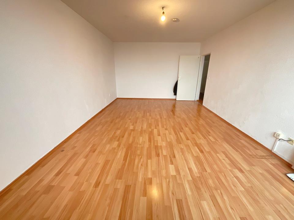 Thumbnail-WG Zimmer in Damen WG ab sofort frei, nur für StudentInnen!