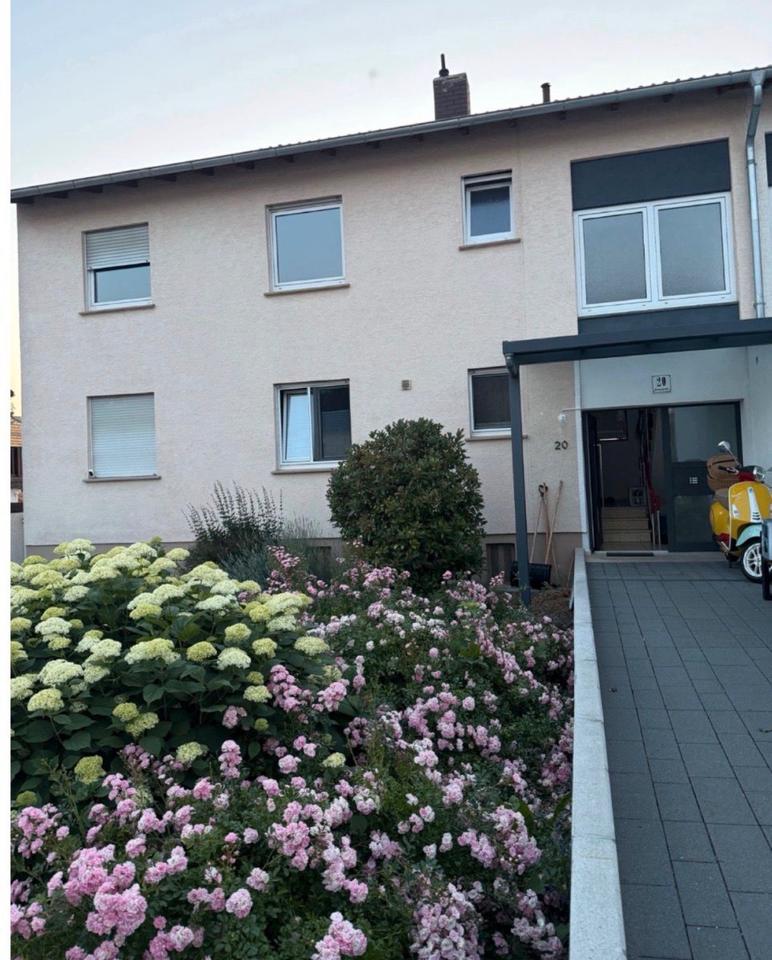 Thumbnail-Mehrfamilienhaus Doppelhaushälfte mit Großem Garten und Garage