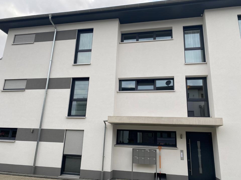 Thumbnail-Moderne 3-Zimmer-Wohnung mit Balkon & Aufzug – Verkauf - privat