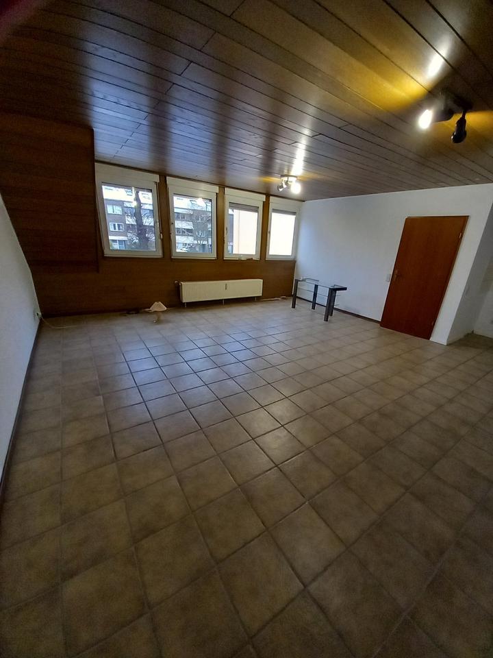 Thumbnail-Helles Appartment, ca. 43m², große Fensterfront, 1.OG