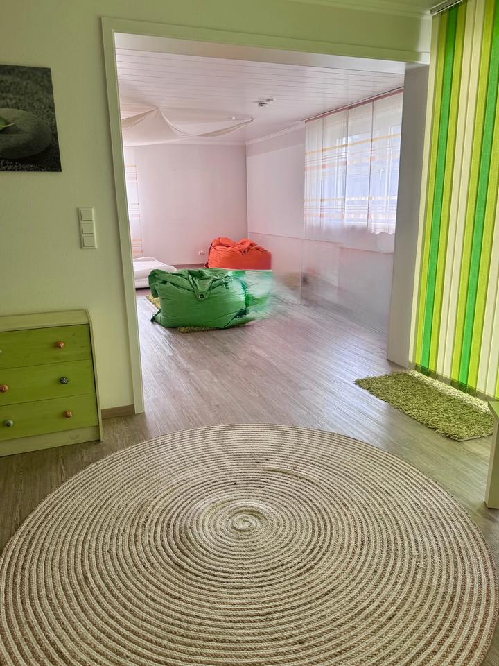 Thumbnail-All-inclusive, farbenfroh & möbliert: Große Wohnung in Mürwik