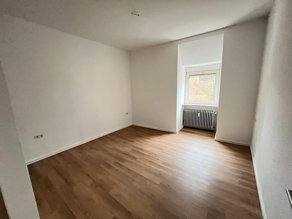 Thumbnail-Renovierte 2-Zimmer-Wohnung mit Blick ins Grüne