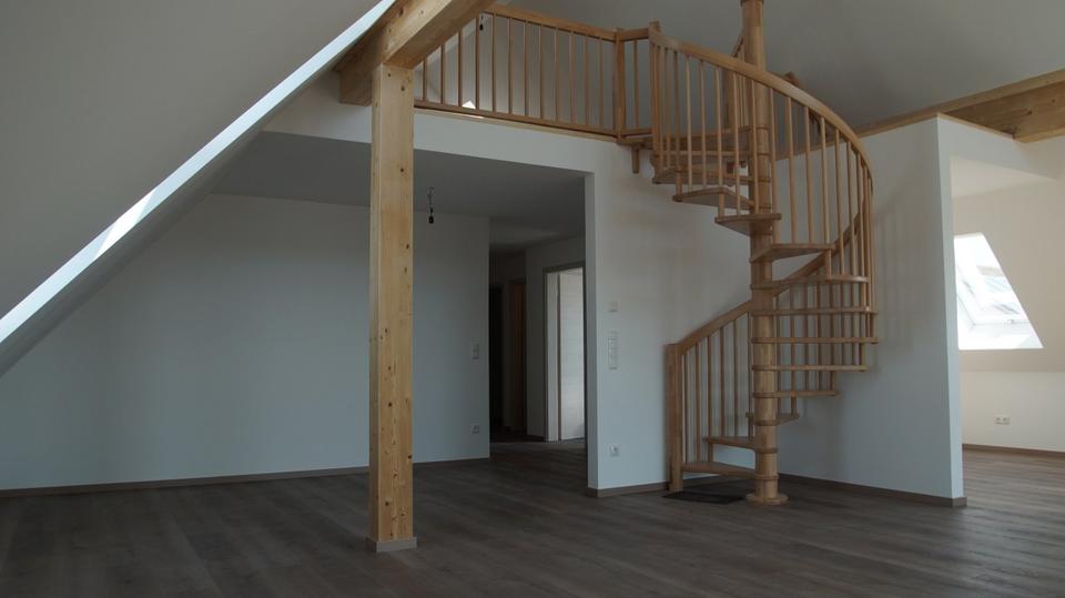 Thumbnail-Großzügige Galeriewohnung mit 3,5 Zimmer im DG