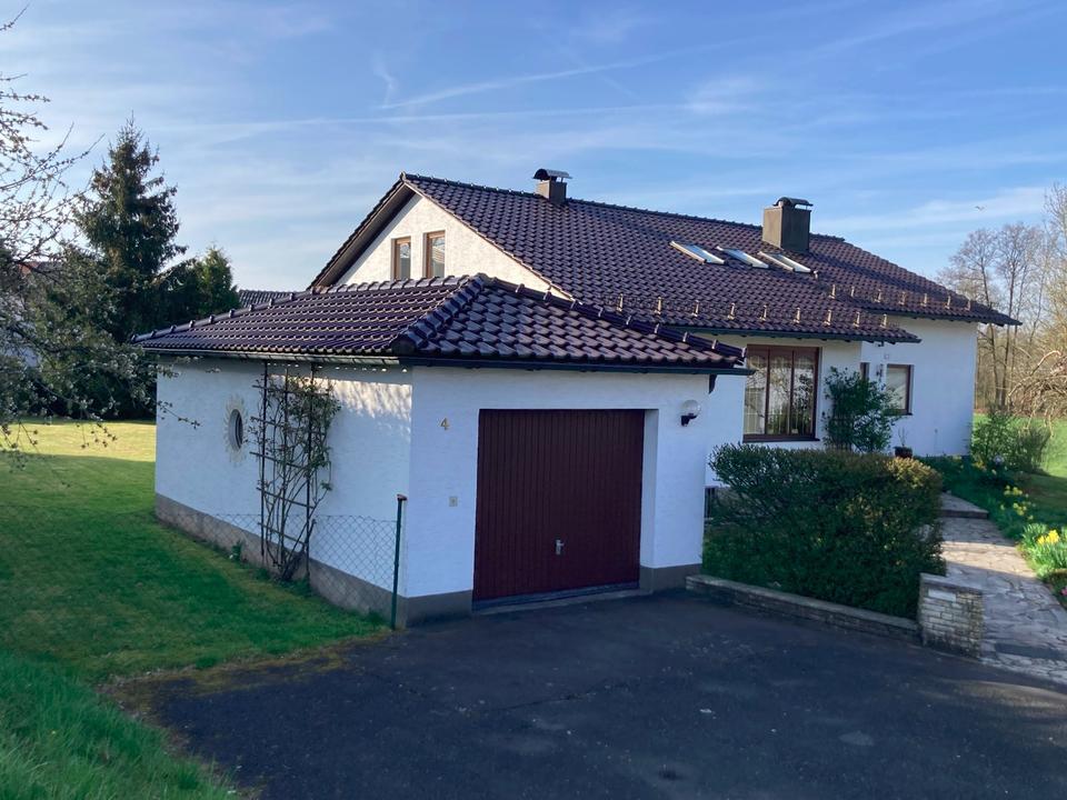 Thumbnail-Gepflegtes Einfamilienwohnhaus mit großem Grundstück