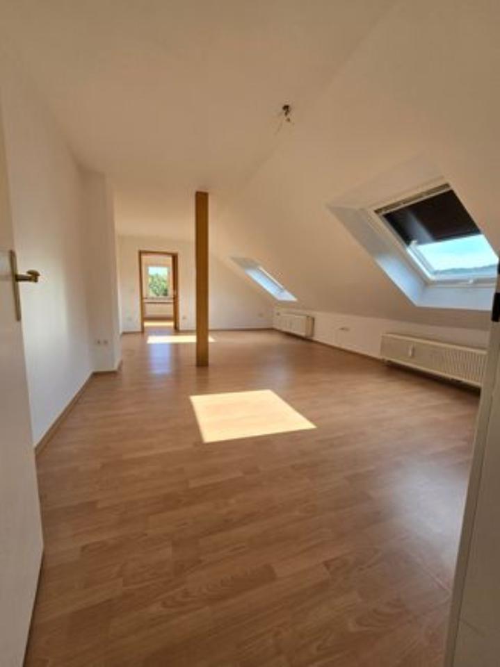 Thumbnail-sehr schöne helle DG Wohnung im gepflegten Umfeld in Dahlhausen