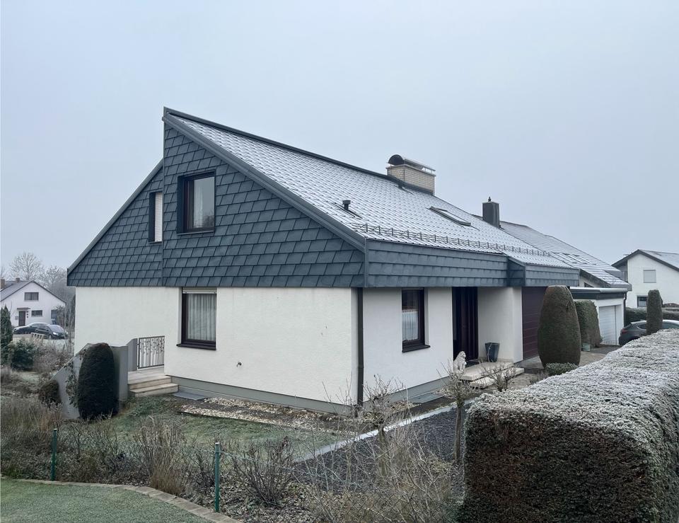 Thumbnail-Freistehendes Einfamilienhaus mit großem Garten