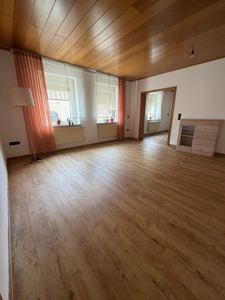 Thumbnail-Helle 5 Zimmer Wohnung mit Balkon in 91489 Wilhelmsdorf