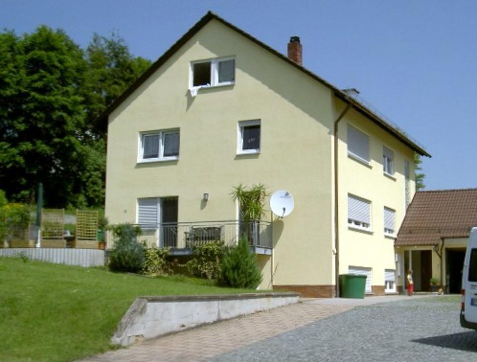 Thumbnail-Helle, große 1-Zimmer Souterrain Wohnung mit großer Wohnküche