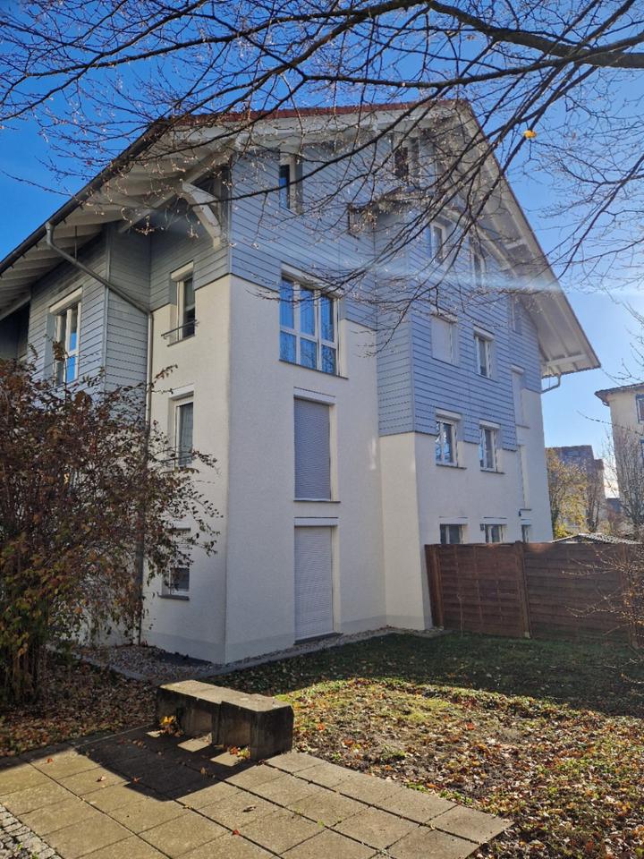 Thumbnail-Wunderschöne 2 12 Zr. Wohnung mit großem Balkon in ruhiger Lage!