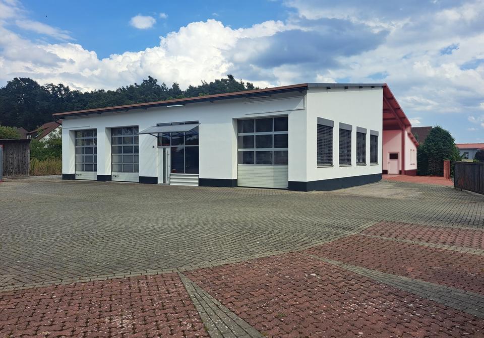 Thumbnail-Gewerbeobjekt Kfz-Werkstatt, Halle Büro Produktion