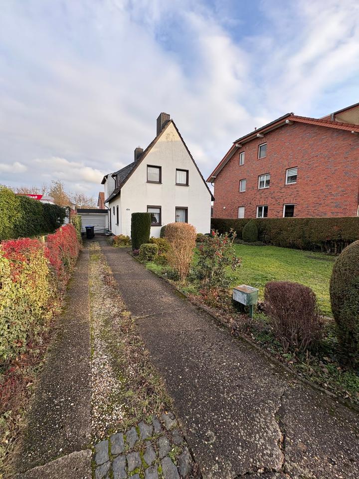 Thumbnail-Zweifamilienhaus mit Garten, Nebengebäude & Garage in Kreuzau