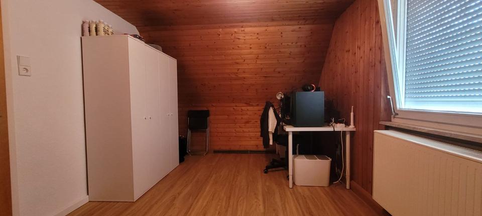 Thumbnail-WG Zimmer in 3er WG Stuttgart Neuwirtshaus (S-BahnPorsche)