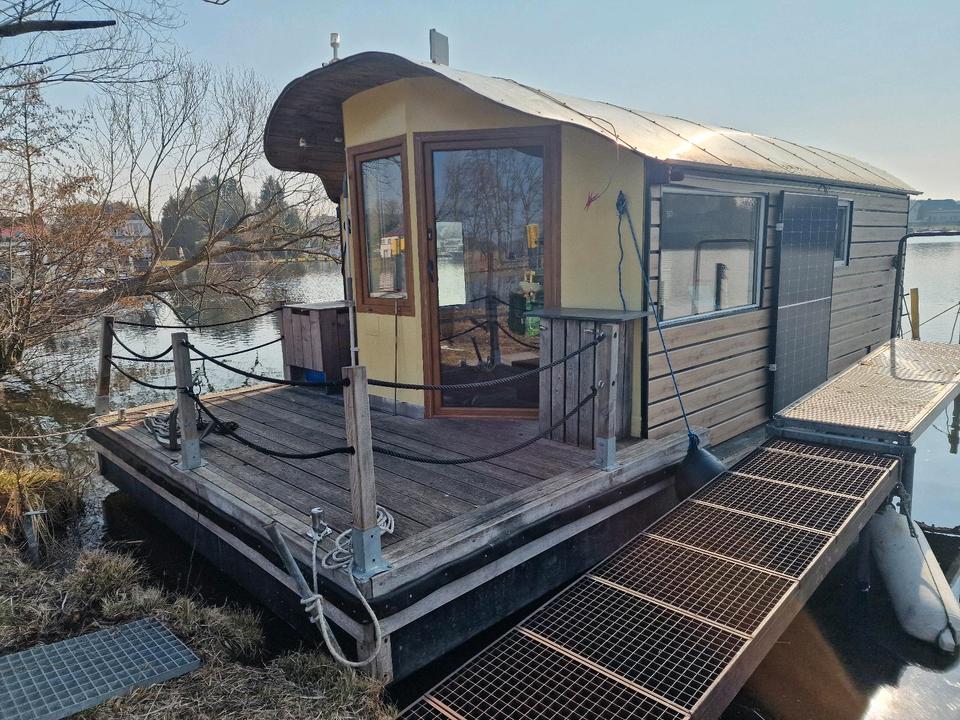 Thumbnail-Jetzt Dezember ein Hausboot mieten chartern führerscheinfrei Boot