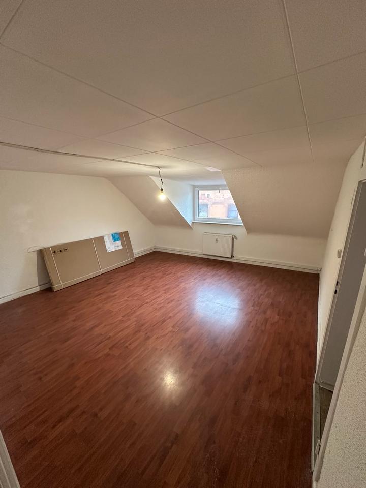 Thumbnail-Helle 3 ZKB 90qm Dachgeschoss Wohnung zu vermieten!