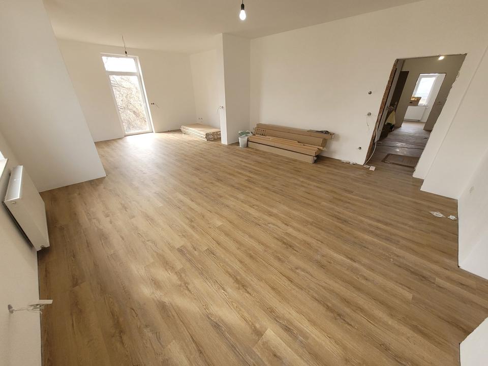 Thumbnail-Helle 6 Raumwohnung + Balkon + Garten + Badewanne