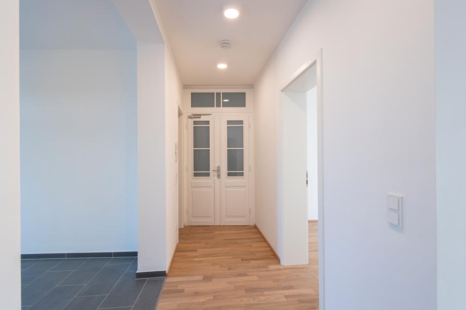 Thumbnail-Erstbezug im sanierten Altbau - Balkon & Einbauküche inklusive! - WE13