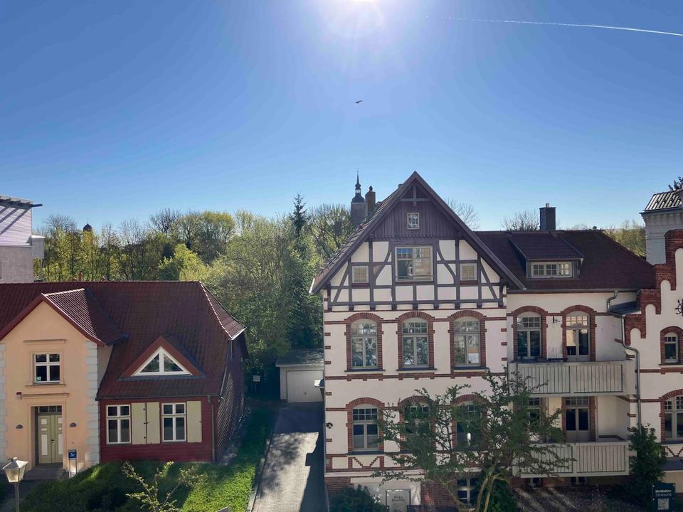 Thumbnail-Stilvolle, helle Altbauwohnung mit großem Balkon