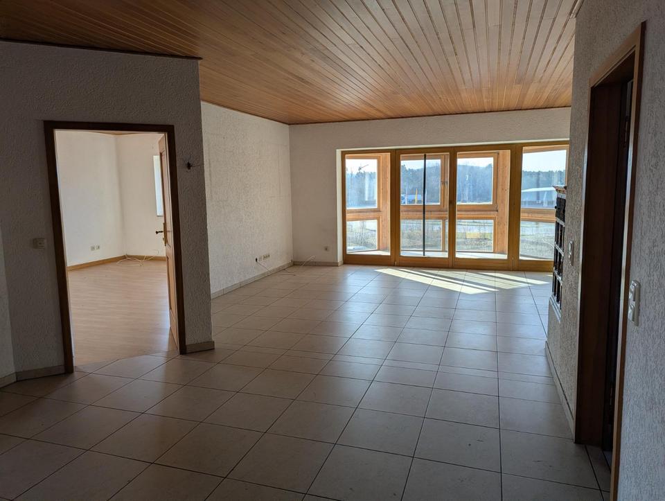 Thumbnail-4-Zimmer Wohnung in einem Wohnhaus im IG Nord