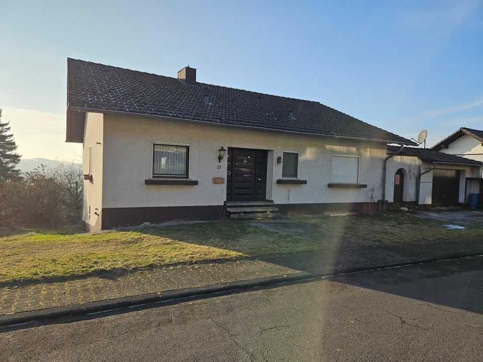 Thumbnail-Einfamilienhaus mit Garage und Garten