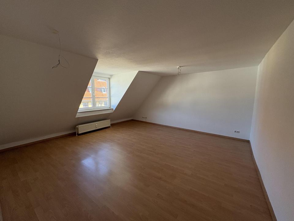 Thumbnail-Zwei- Raum- Dachgeschosswohnung im Herzen von Zwickau