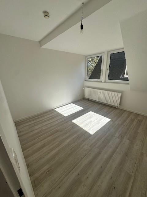 Thumbnail-Sehr schöne sanierte 3 Zimmer Wohnung in Duisburg zu vermieten