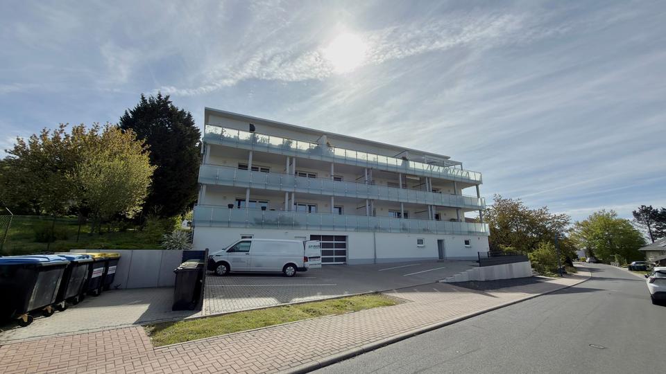 Thumbnail-Helle 3-Zimmer-Wohnung mit Balkon und Garage in Niedenstein