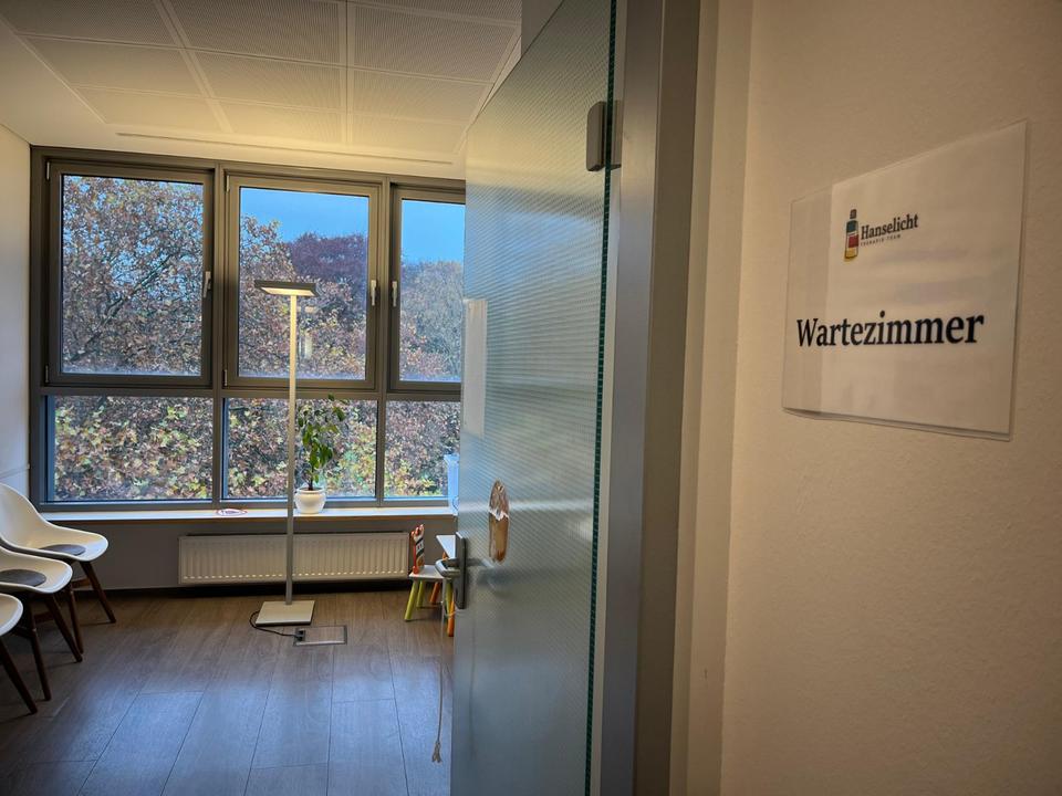 Thumbnail-Heller, großer Therapieraum zu vermieten