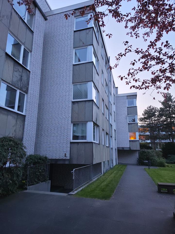 Thumbnail-Helle, frisch sanierte 4-Zimmer-Wohnung mit Balkon in Golzheim