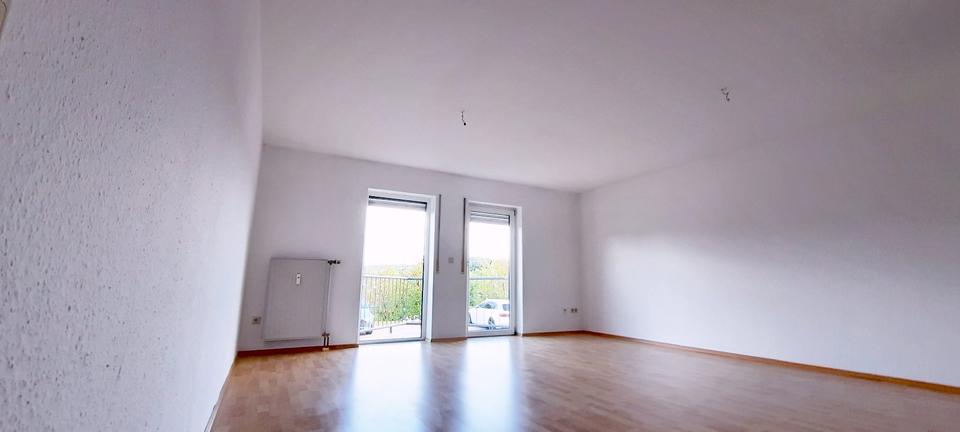 Thumbnail-Helle renovierte Erdgeschosswohnung: 2 Zimmer-Küche-Wannenbad